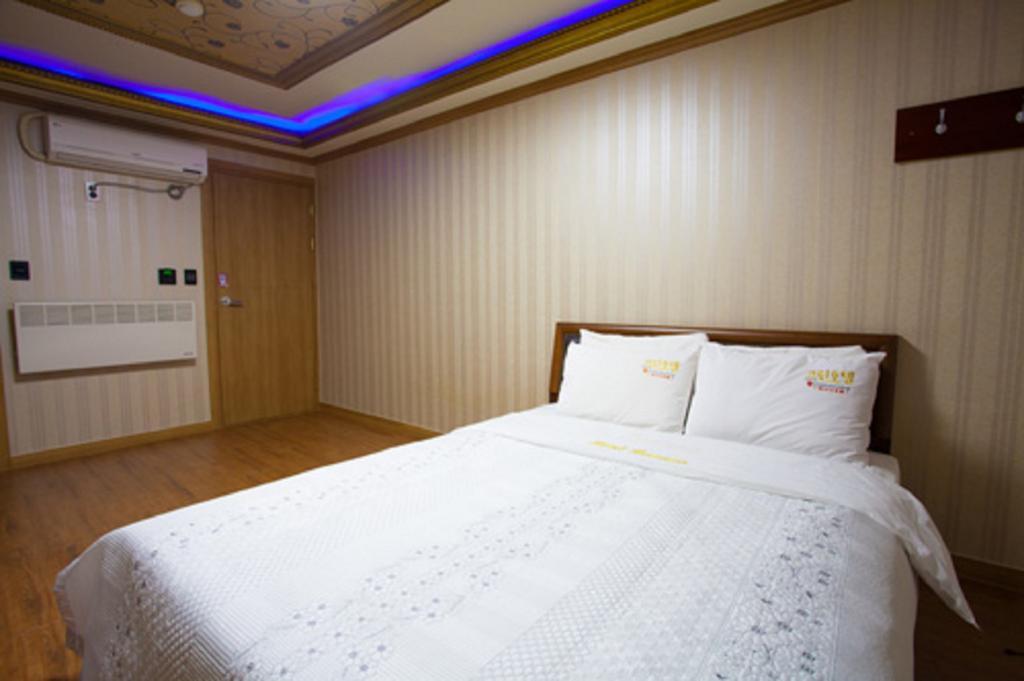 Guangju Hotel Banana Gwangju Metropolitan City Ngoại thất bức ảnh